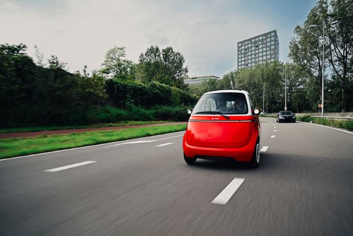 Produktbild Microlino Mid Range Milano Red (Elektro, 17 PS)