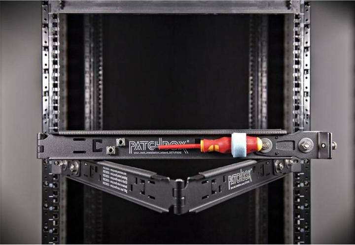 PATCHBOX Stand Setup.exe 19 Scrivania mobile, la terza mano, supporto