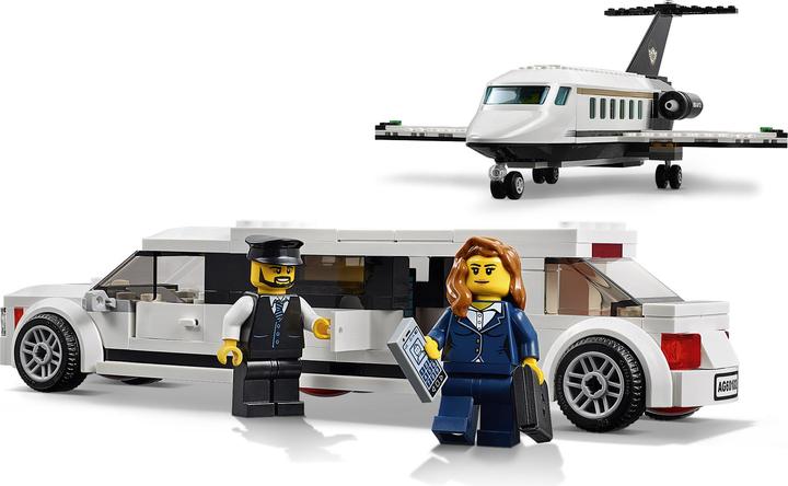 Actual product image LEGO Airport VIP service (60102, LEGO City)