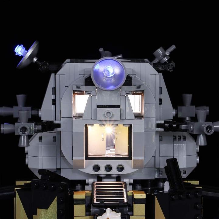 Produktbild BrickBling LED Licht Set für LEGO NASA: Apollo 11 Mondlandefähre (10266) inkl. Fernbedienung