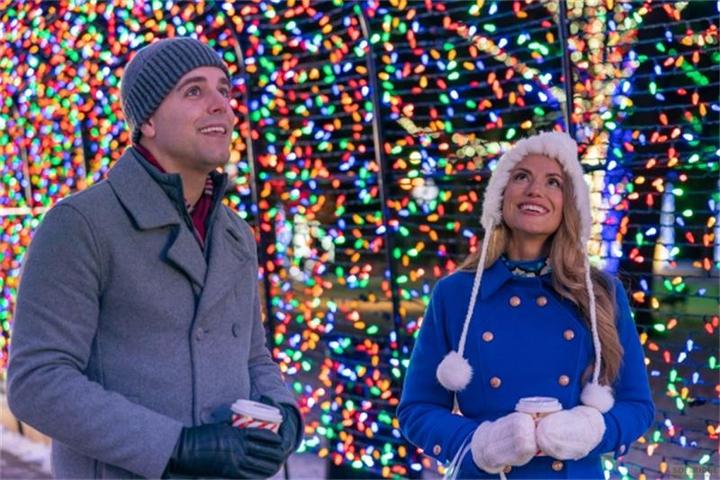 Actual product image The Christmas department stores' - you can't give love as a gift (DVD, English)