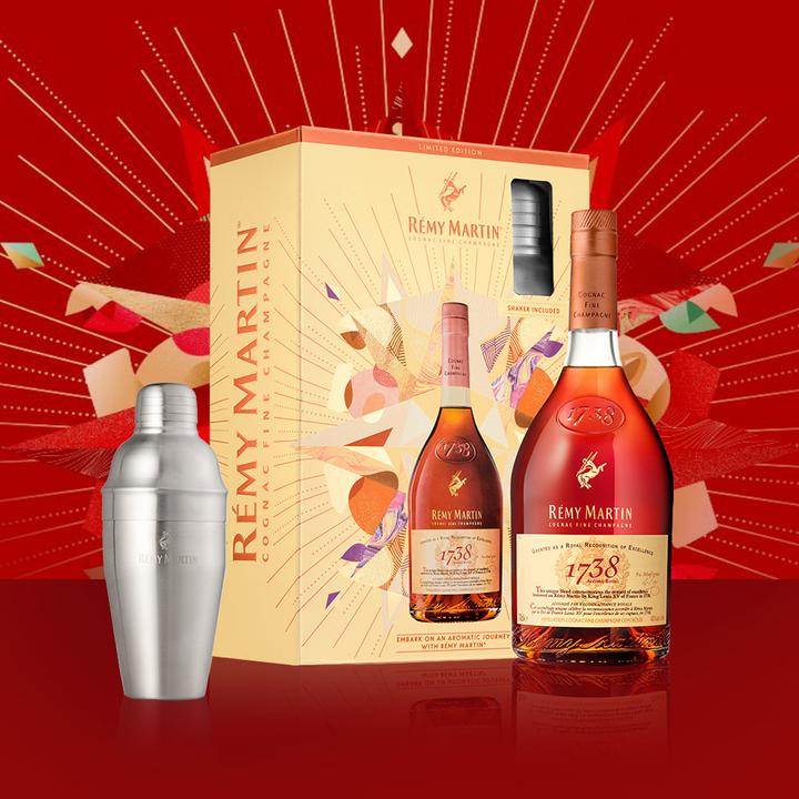 Actual product image Rémy Martin 1738 ACCORD ROYAL Cognac Fine Champagne 40% Vol. 0,7l in gift box with shaker (1 x 70 cl)