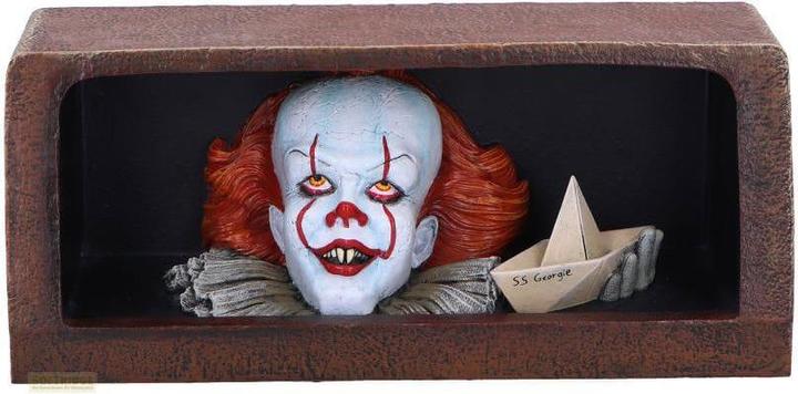 Produktbild Nemesis Now Es Figur Pennywise Drain 8 cm