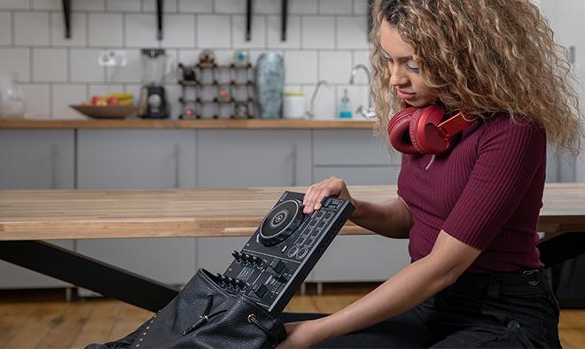 Actual product image Pioneer DJ DDJ-200