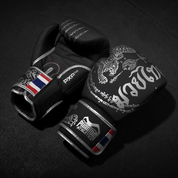 Actual product image Phantom Athletics Boxing gloves Muay Thai - Limited Silver Edition (12 OZ, One size)