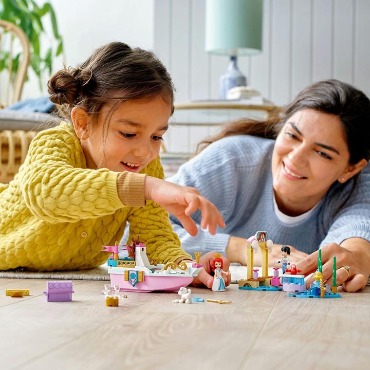 Actual product image LEGO Arielle's party boat (43191, LEGO Disney)