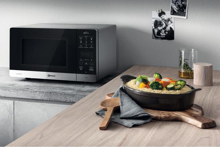 Actual product image Whirlpool Chef Plus MW 45 SL (25 l)