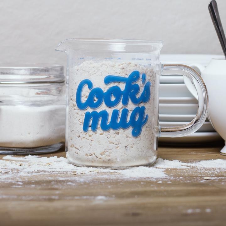 Immagine prodotto Mugs Tasse "Cooks Mug" - Messbecher 500ml mit Skala (500 ml)