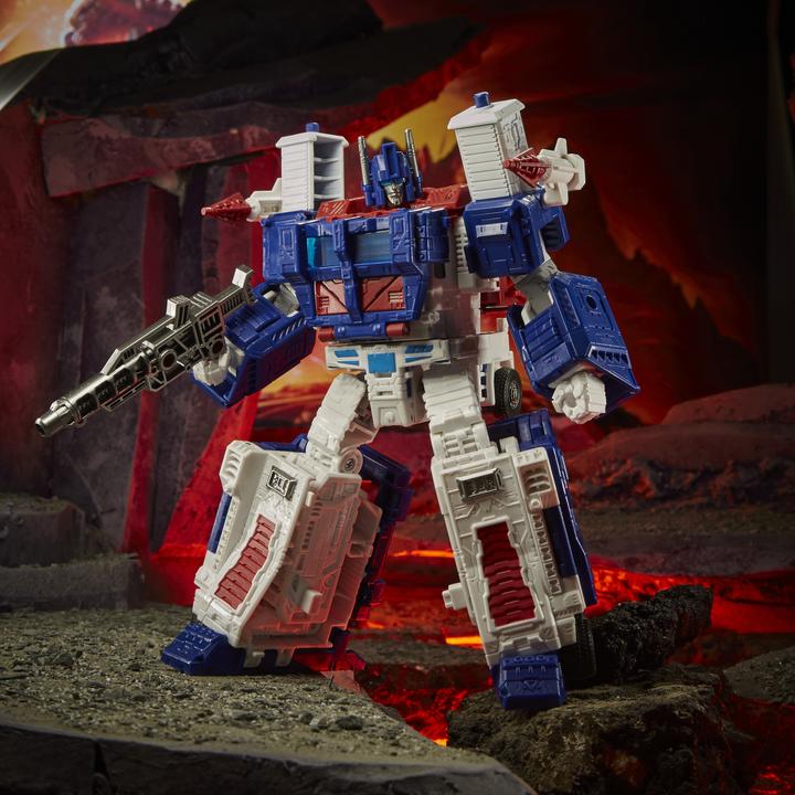Actual product image Hasbro Transformers Toys Generations War for Cybertron: Kingdom Leader WFC-K20 Ultra Magnus