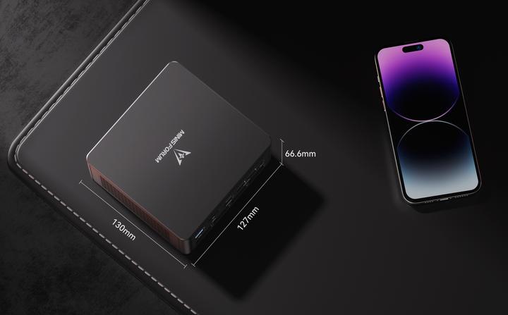 Produktbild Minisforum UM890 Pro (AMD Ryzen 9 8945HS, 64 GB, 1000 GB)
