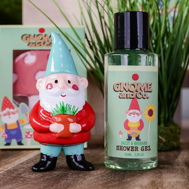 Produktbild Accentra Badeset GNOME & CO. in Organzabeutel, inkl. 100ml Duschgel, Keramik-Gartenzwerg, Duft: Daisy & Rhuba (Körperpflegeset)