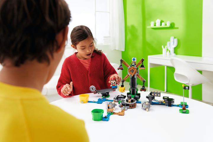 Actual product image LEGO Super Mario 71390 Expansion Set: Feud with Reznors (71390, LEGO Super Mario)
