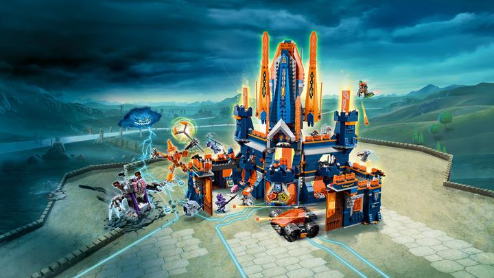 Actual product image LEGO Knighton Castle (70357, LEGO Nexo Knights)