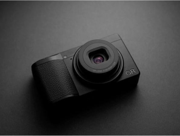 Actual product image RICOH Gr III (18.3mm, 24.24 Mpx, APS-C / DX)