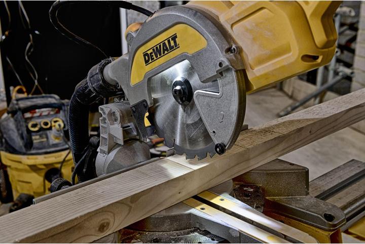 Produktbild DeWalt Paneelsaege DWS777