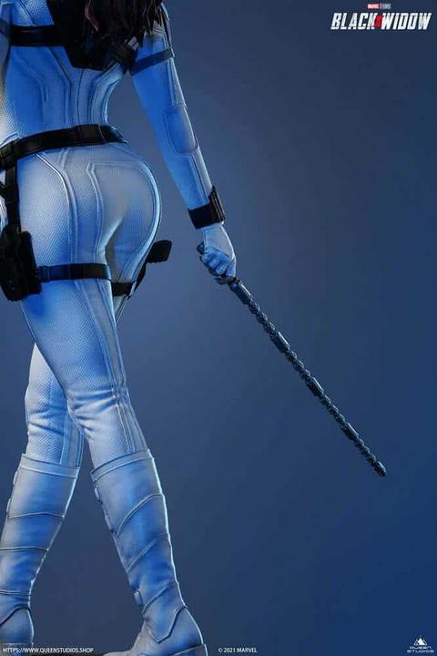 Produktbild Queen Studios Black Widow “Black Widow – Snow Suit Edition” 1/4 Statue