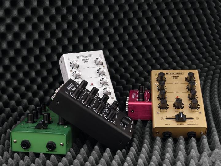 Actual product image Omnitronic DJ Mixer Gnome E-202 (DJ controller)