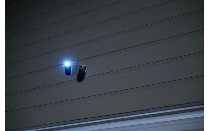 Actual product image Arlo Essential Spotlight, single camera white (1920 x 1080 Pixels)