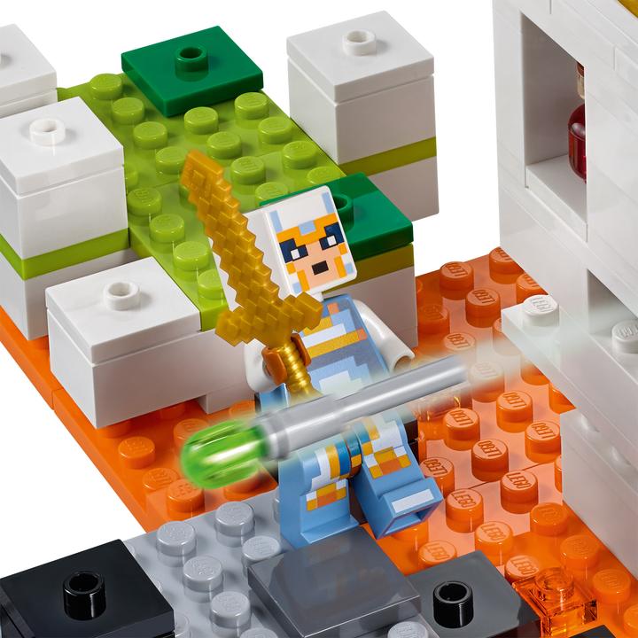 Actual product image LEGO The Skull and Crossbones Arena (21145, LEGO Minecraft)