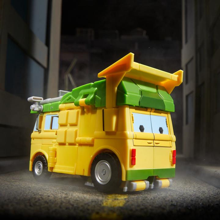Actual product image Hasbro Transformers x Teenage Mutant Ninja Turtles Party Wallop