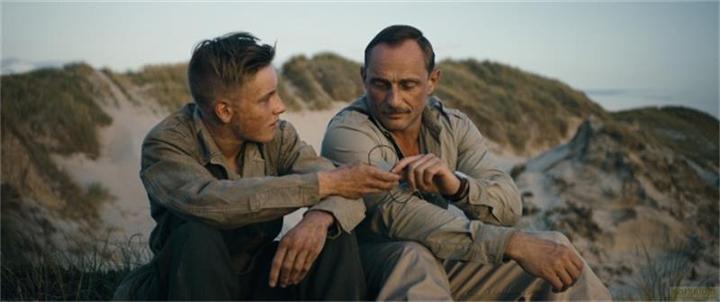 Produktbild Plaion Unter dem Sand - Das Versprechen der Freiheit (Blu-ray, 2015, Deutsch)