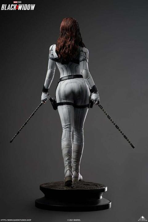 Produktbild Queen Studios Black Widow “Black Widow – Snow Suit Edition” 1/4 Statue