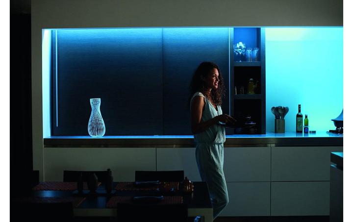 Actual product image Philips Hue Lightstrip Plus (RGBW, 200 cm, Indoor)
