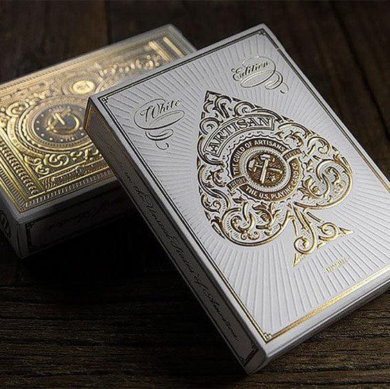 Actual product image Bicycle Tarot del Fuego by Richardo Cavolo (English)