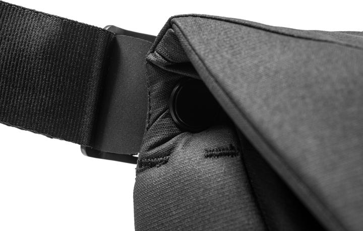 Actual product image Peak Design Everyday Messenger (Camera shoulder bag, 13 l)