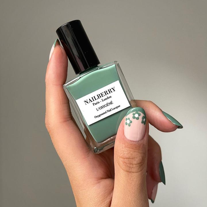 Actual product image Nailberry L'Oxygéné Oxygenated Nail Lacquer (Mint, Colour paint)