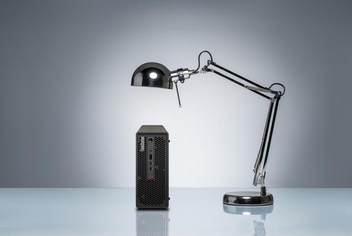 Produktbild Lenovo ThinkStation P3 Ultra (Intel Core i9-14900K, 64 GB, 1000 GB, UHD Graphics 770)