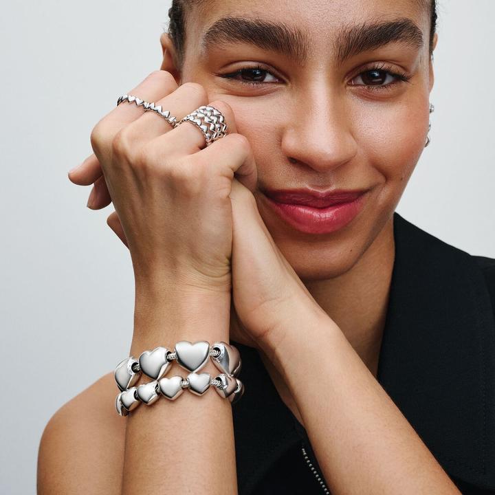 Actual product image Pandora Row of hearts ring (58, 925 Silver)