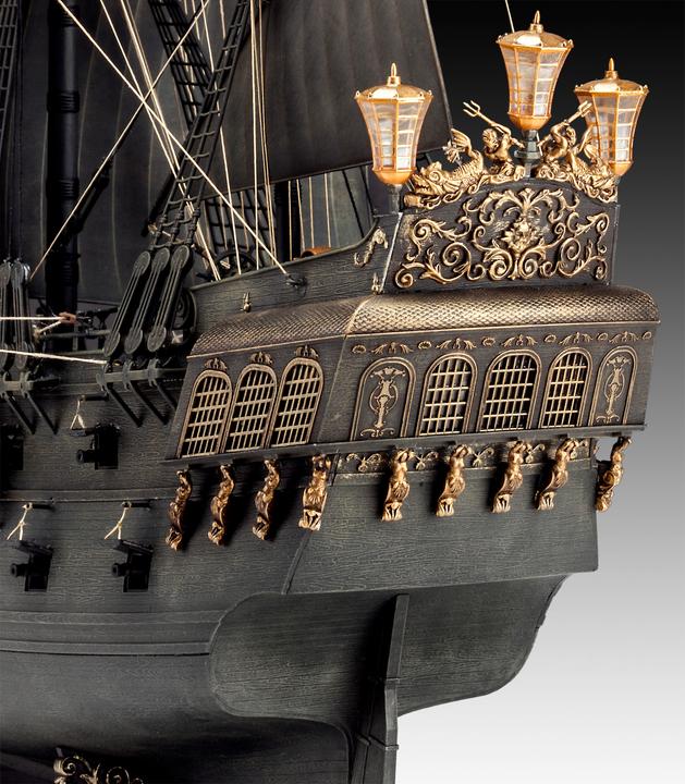 Actual product image Revell Black Pearl