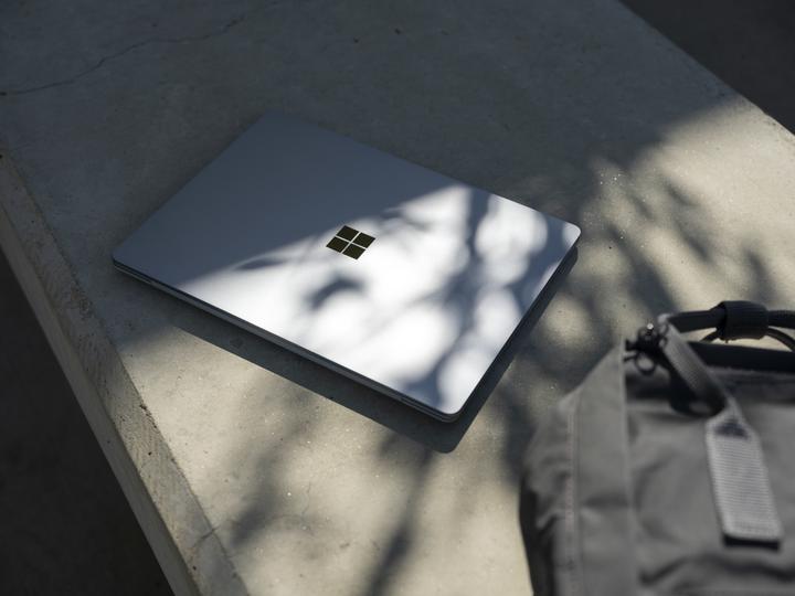 Productafbeelding Microsoft Surface Laptop Go (12.40", Intel Core i5-1035G1, 4 GB, 64 GB, NL)