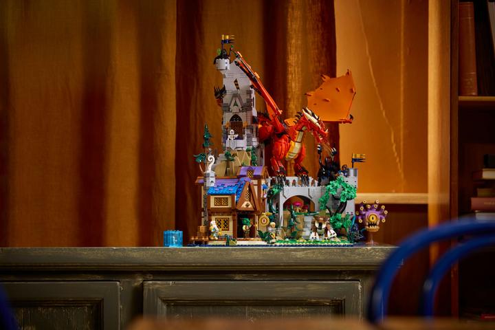 Actual product image LEGO 21348 Dungeons & Dragons: The Saga of the Red Dragon (21348, LEGO Ideas, LEGO Rare Sets)
