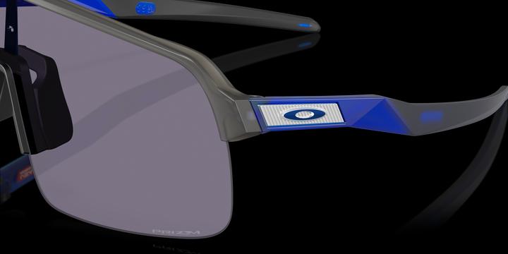 Image du produit Oakley Sutro Lite (matte grey smoke, Gris Prizm)