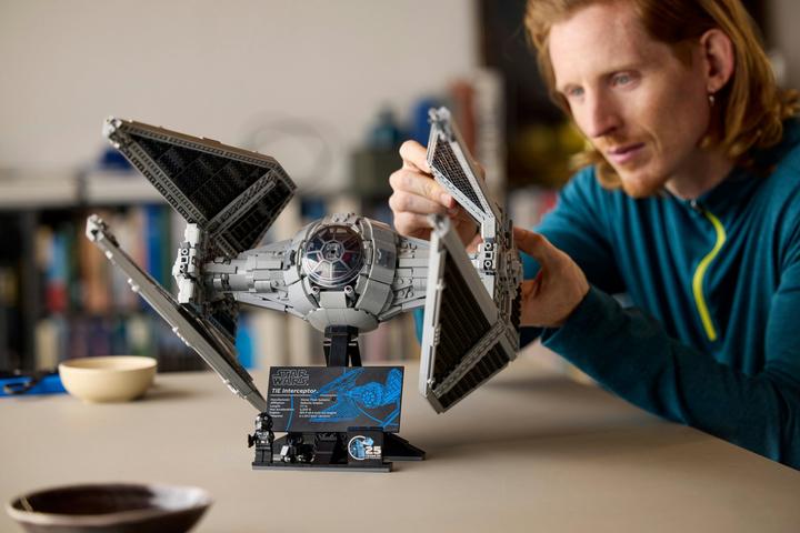 Produktbild LEGO TIE-Abfangjäger (75382, LEGO Star Wars)