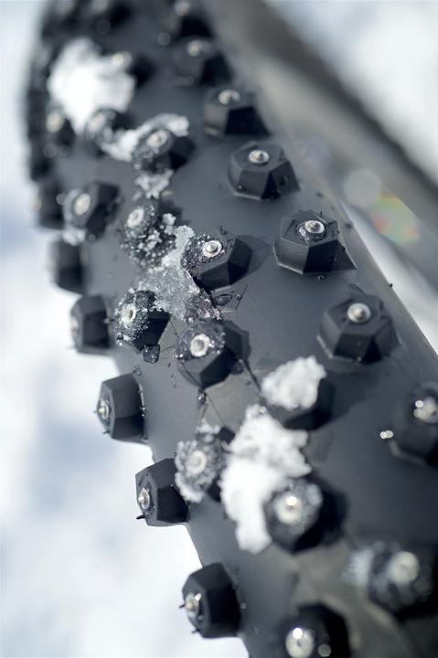 Actual product image Schwalbe Ice Spiker Pro (27.5 x 2.25, 57-584)
