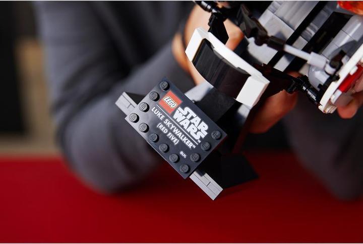 Actual product image LEGO Luke Skywalker helmet (75327, LEGO Star Wars)