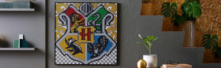 Actual product image LEGO Harry Potter Hogwarts Crest (31201, LEGO Harry Potter)