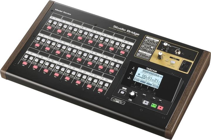 Productafbeelding Tascam Studio Bridge - 24-ścieżkowy rejestrator dźwięku / interfejs audio/MIDI