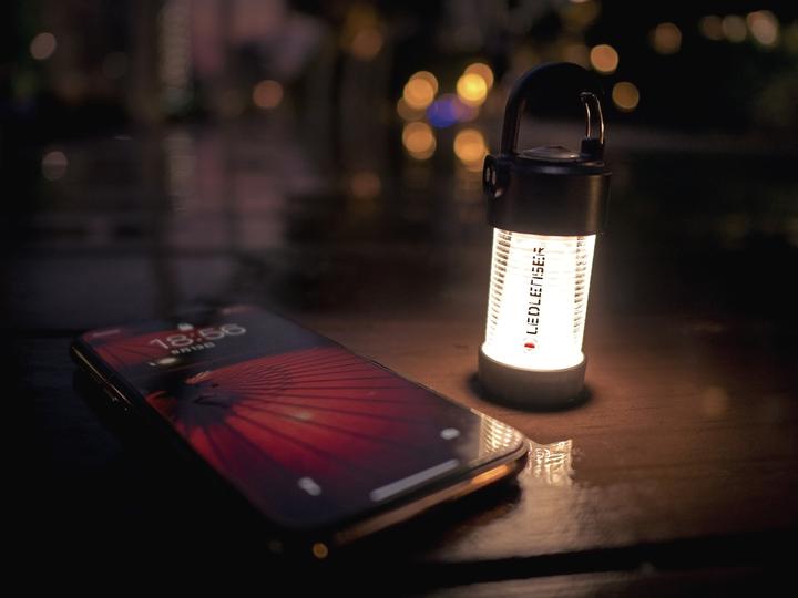 Actual product image Ledlenser ML4 Warm Light