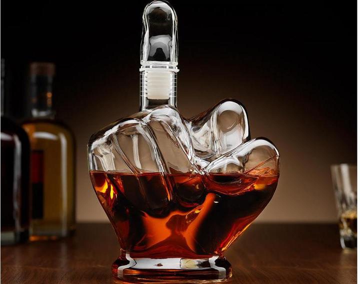Image du produit TOP Carafe à whisky Doigt du milieu (1 l)