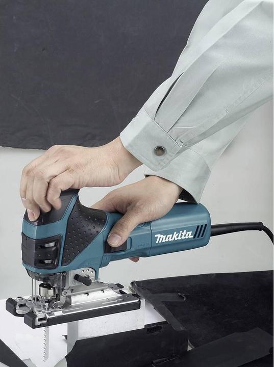 Actual product image Makita Jigsaw with pendulum stroke