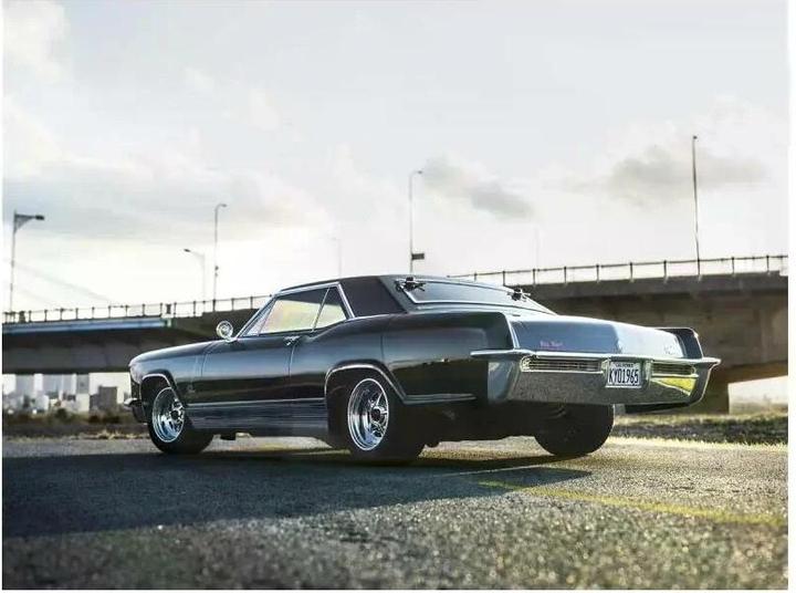 Actual product image Kyosho Touring Car Fazer MK2 Buick Riviera 1965 Black 1:10 ARTR (RTR Ready-to-Run)