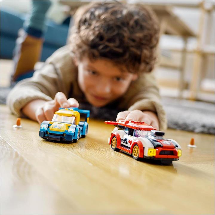 Produktbild LEGO Rennwagen-Duell (60256, LEGO City)