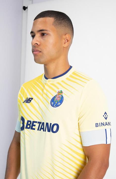 Actual product image New Balance FC Porto Away Replica Mens Football Shirt 22/23 (S)