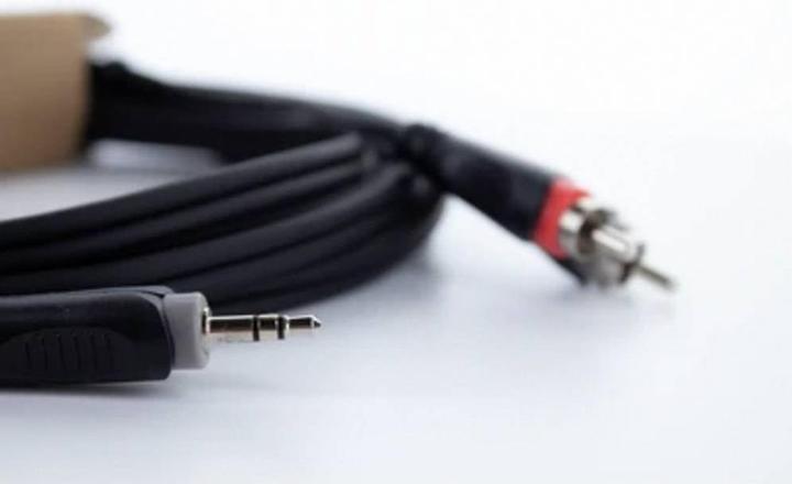 Actual product image Cordial 14856 Klinke / Cinch Audio Y-Adapter (1x Klinkenstecker 3.5 mm - 2x Cinc (3 m, 2.5mm, Cinch)
