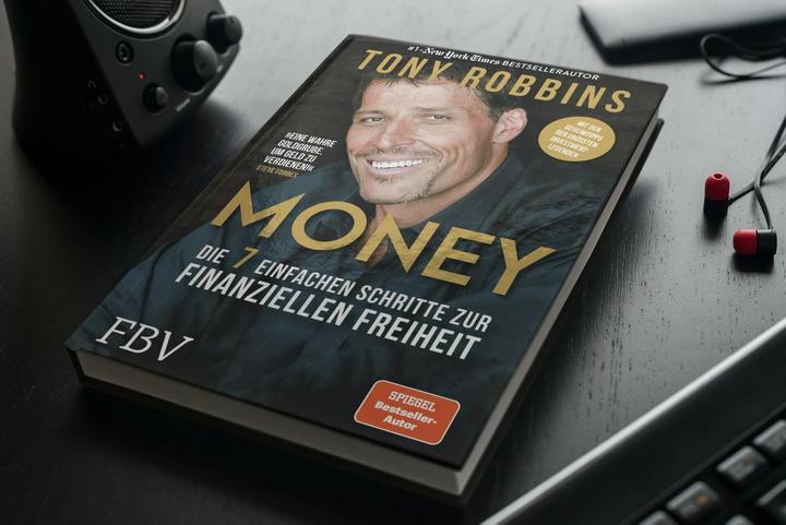 Immagine prodotto Money (Tedesco, Tony Robbins., 2015)