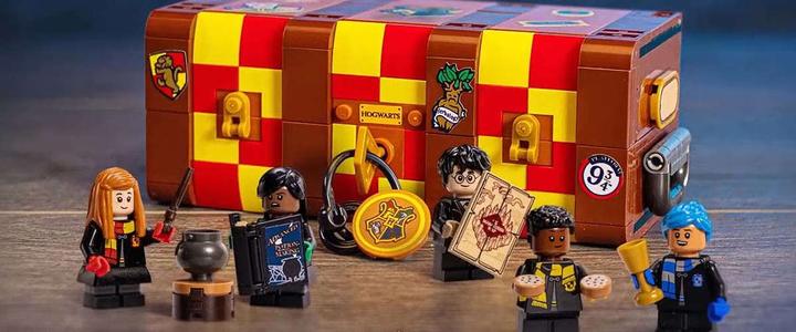 Actual product image LEGO Hogwarts magic suitcase (76399, LEGO Harry Potter)